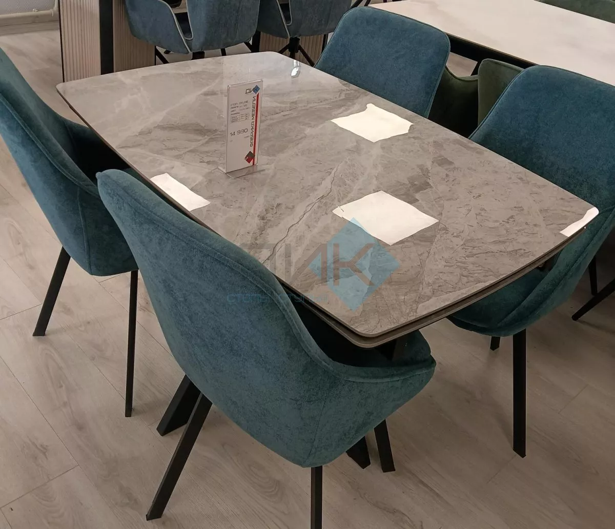 Стол DikLine DKU120 Керамика Italian Grey (глянец серый)/опоры черные  образец в салоне Шатура 