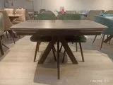 Стол DikLine DKU120 Керамика Серый мрамор/опоры черные Образец в салоне ТЦ Кемп