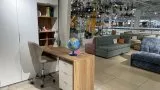 Стол письменный со стеллажом (образец в ТЦ СтройТракт, Железнодорожный)