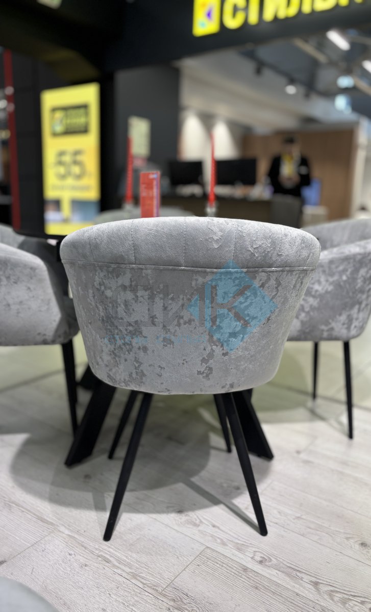 Стул DikLine 441 M13 светло-серый, ножки черные Образец в салоне ТЦ Румер