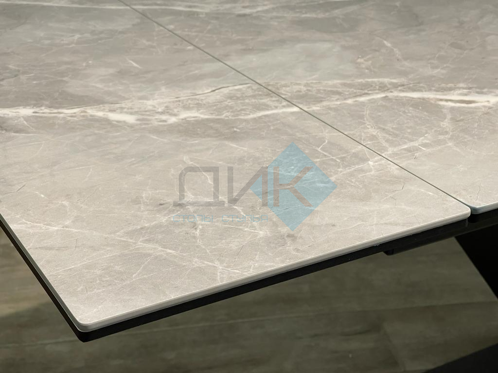Стол DikLine DKL140 Керамика Серый мрамор/опоры черные (2 уп.)