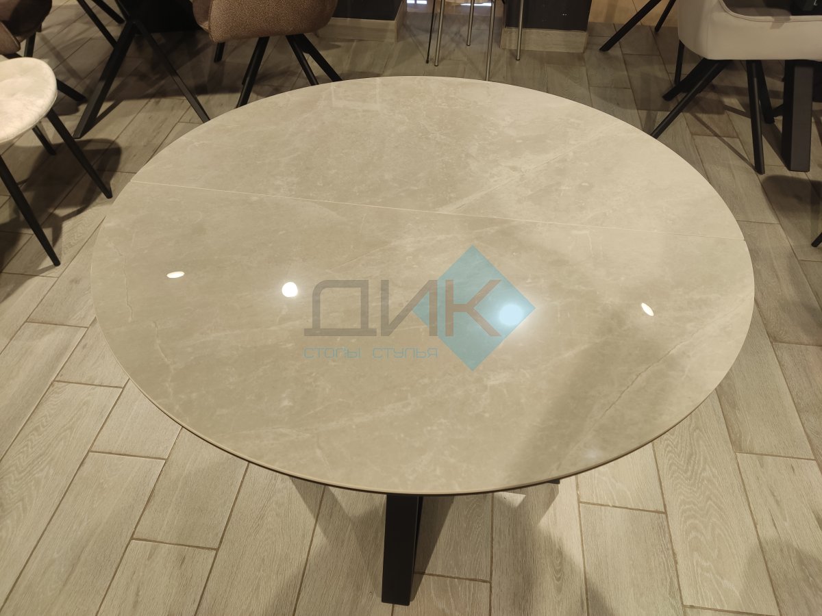 Стол DikLine SKZ100 d1000 Керамика Belgium Grey Polished/опоры черные  Образец в салоне Галеря Ремонта