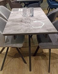 Стол DikLine SKM140 Керамика Italian Grey (глянец серый)/опоры черные Образец в салоне ТЦ Европолис