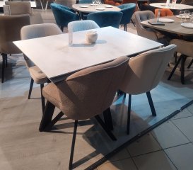 Стол DikLine DM120 Хромикс белый/опоры черные Образец в салоне ТЦ Кемп