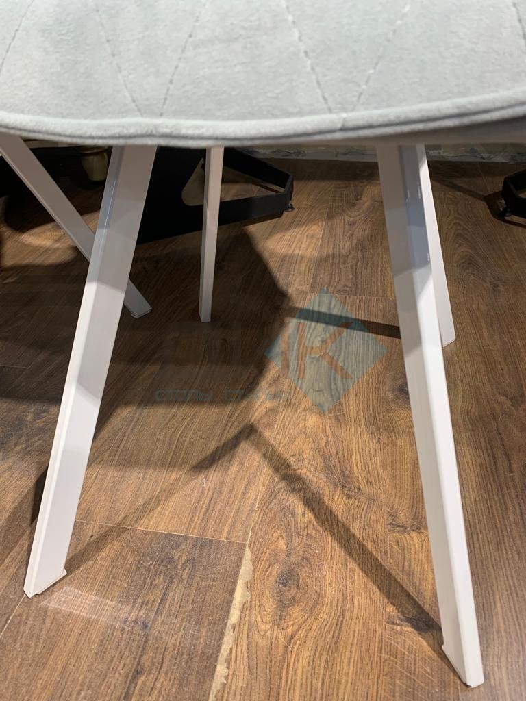 Столик для сидения на полу