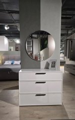 Торцевой модуль прихожей Монреаль белый Образец в салоне ТЦ Авеню